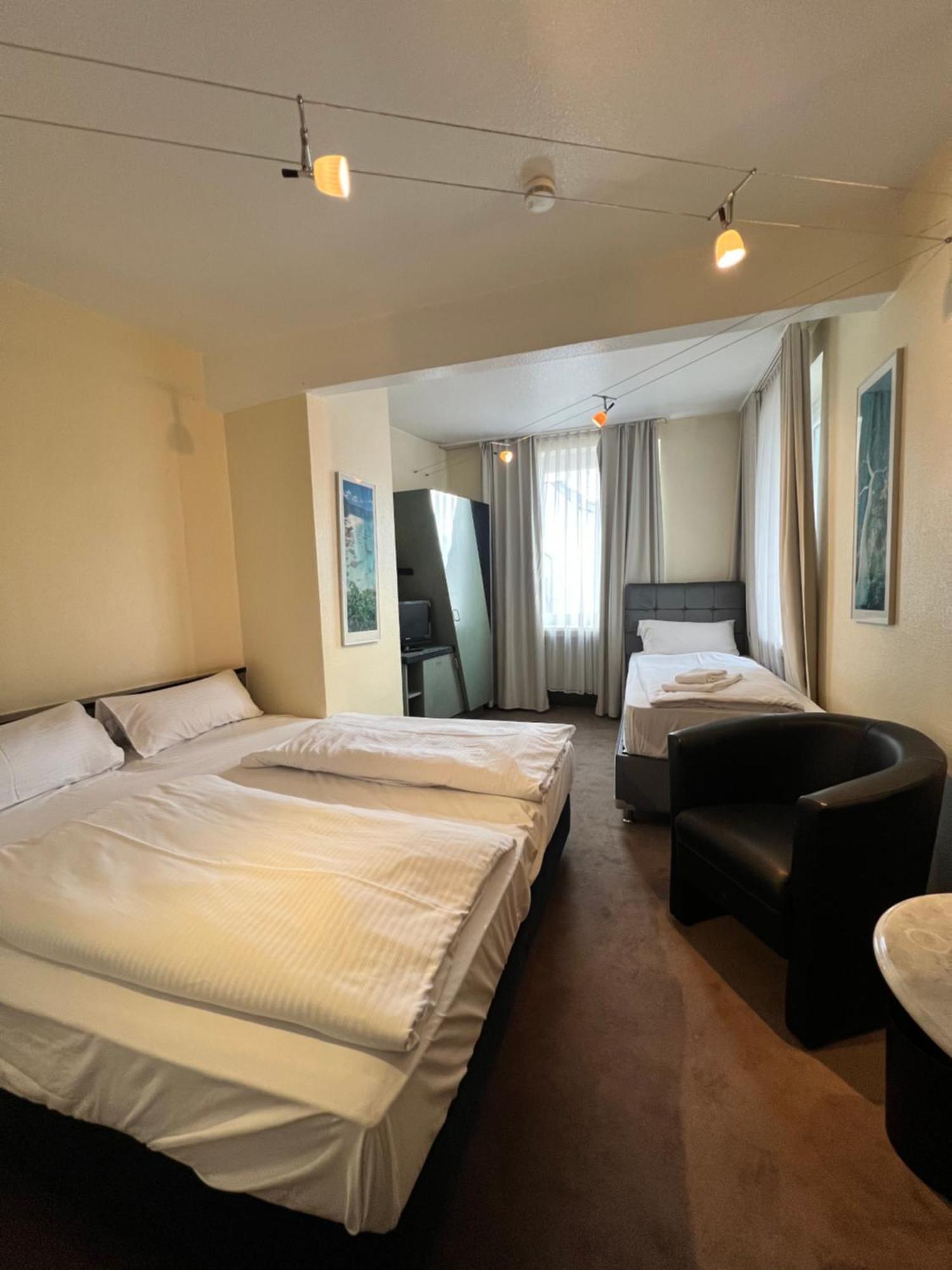 Monopol Hotel 3*