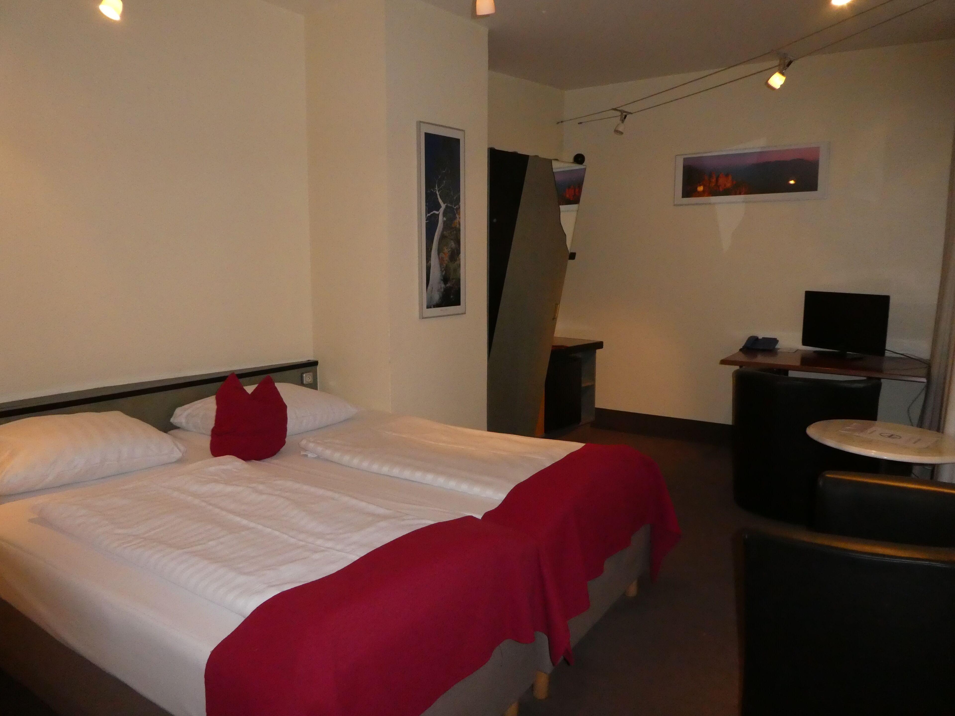 Hotel Adrett Königsallee 3*