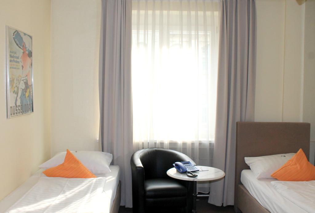 Hotel Adrett Königsallee 3*