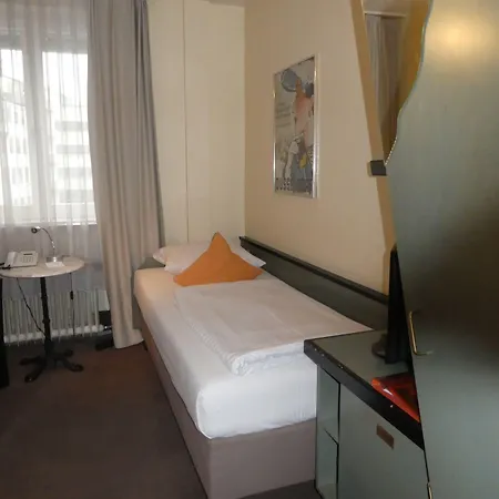 Adrett Koenigsallee Düsseldorf