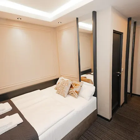 Adrett Königsallee Hotel 3*