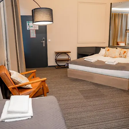 Hotel Adrett Königsallee 3*