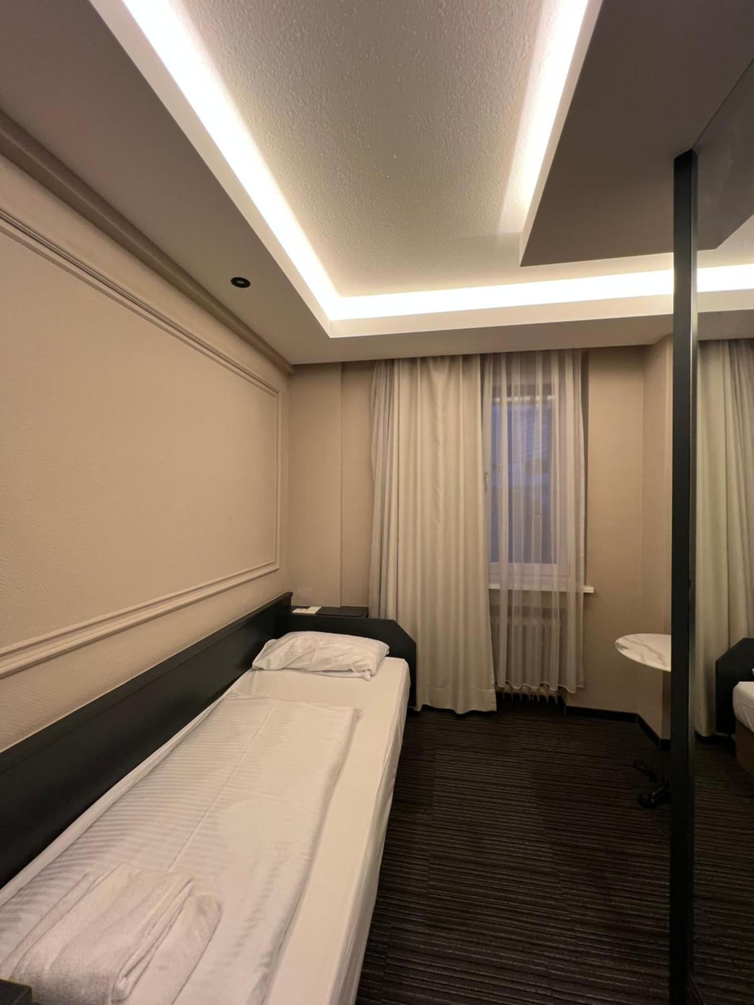 Hotel Monopol Centre 3*