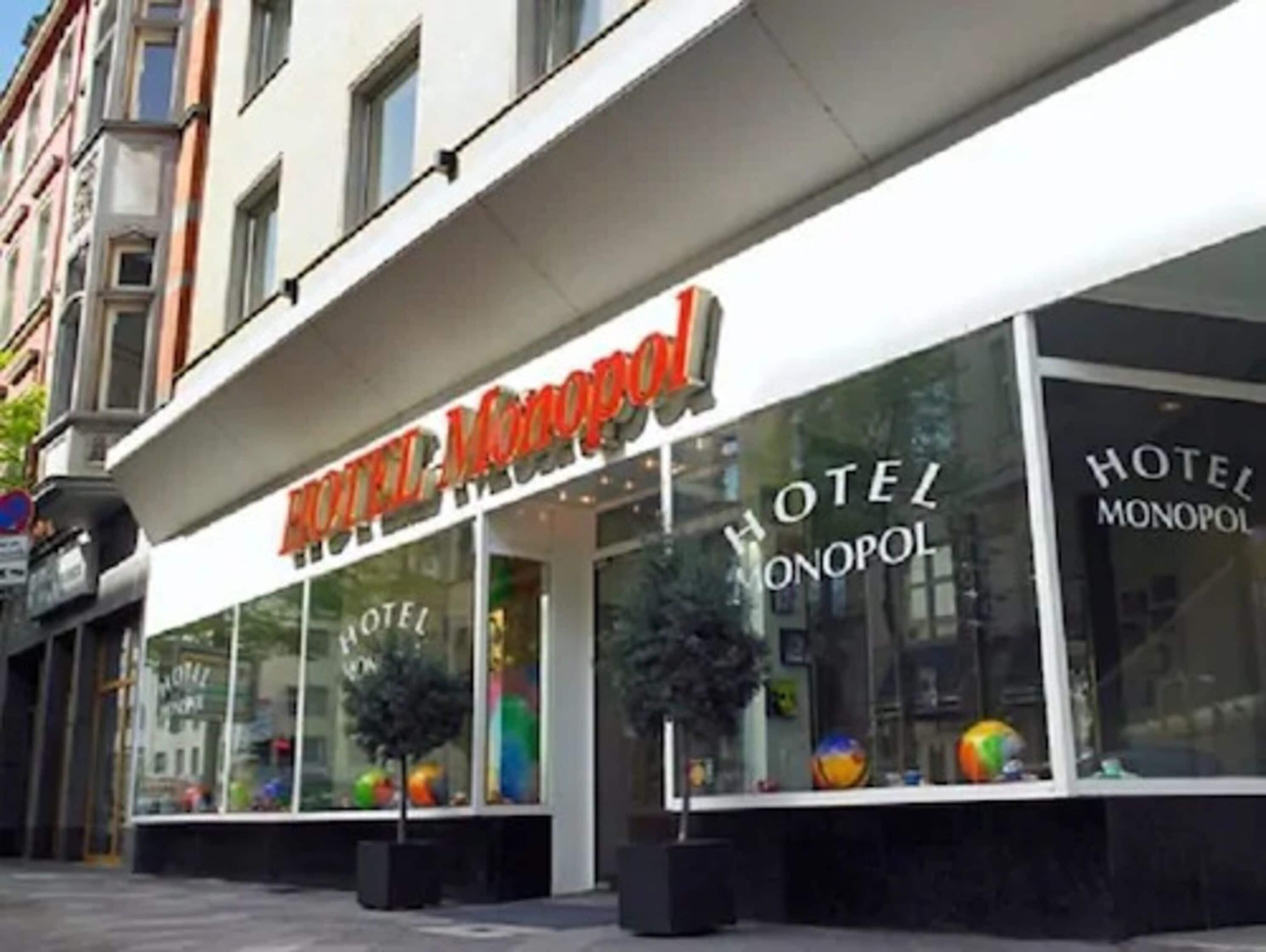 Adrett Königsallee 3*