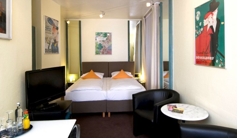 Monopol Centre Hotel 3*