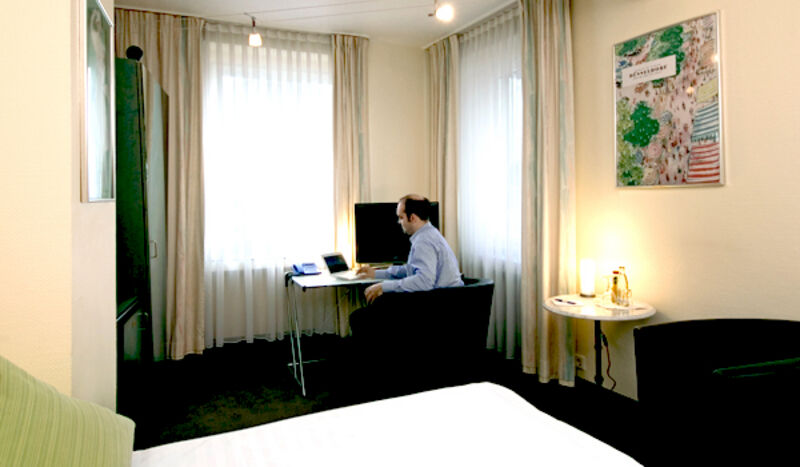 Hotel Monopol Centre 3*