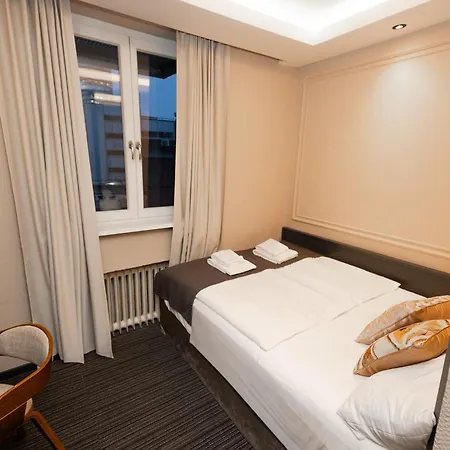 Hotel Adrett Königsallee 3*