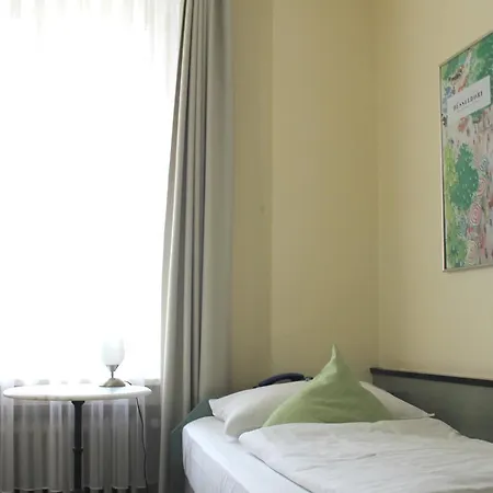 Hotel Adrett Königsallee 3*