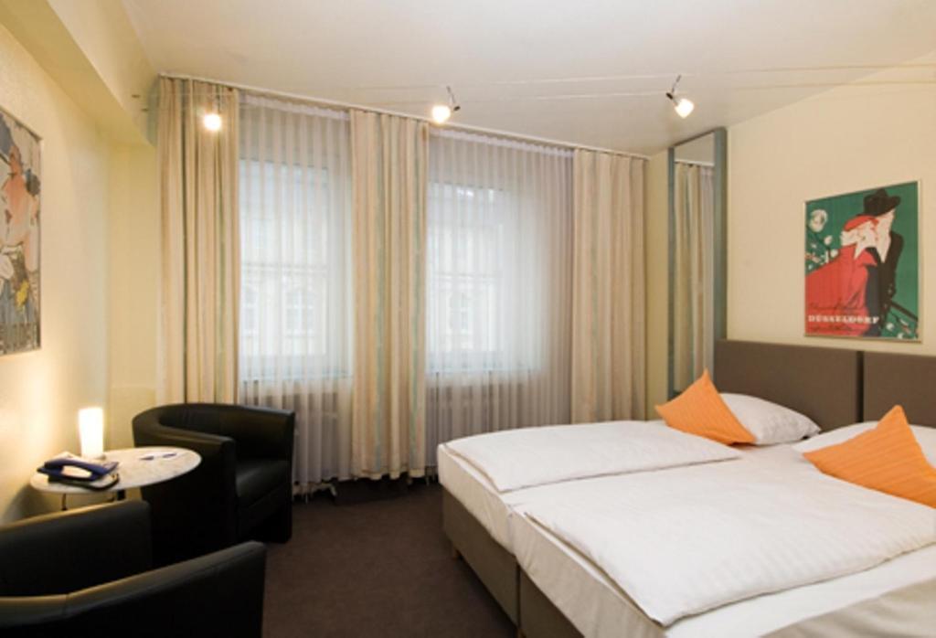 Adrett Koenigsallee Hotel 3*
