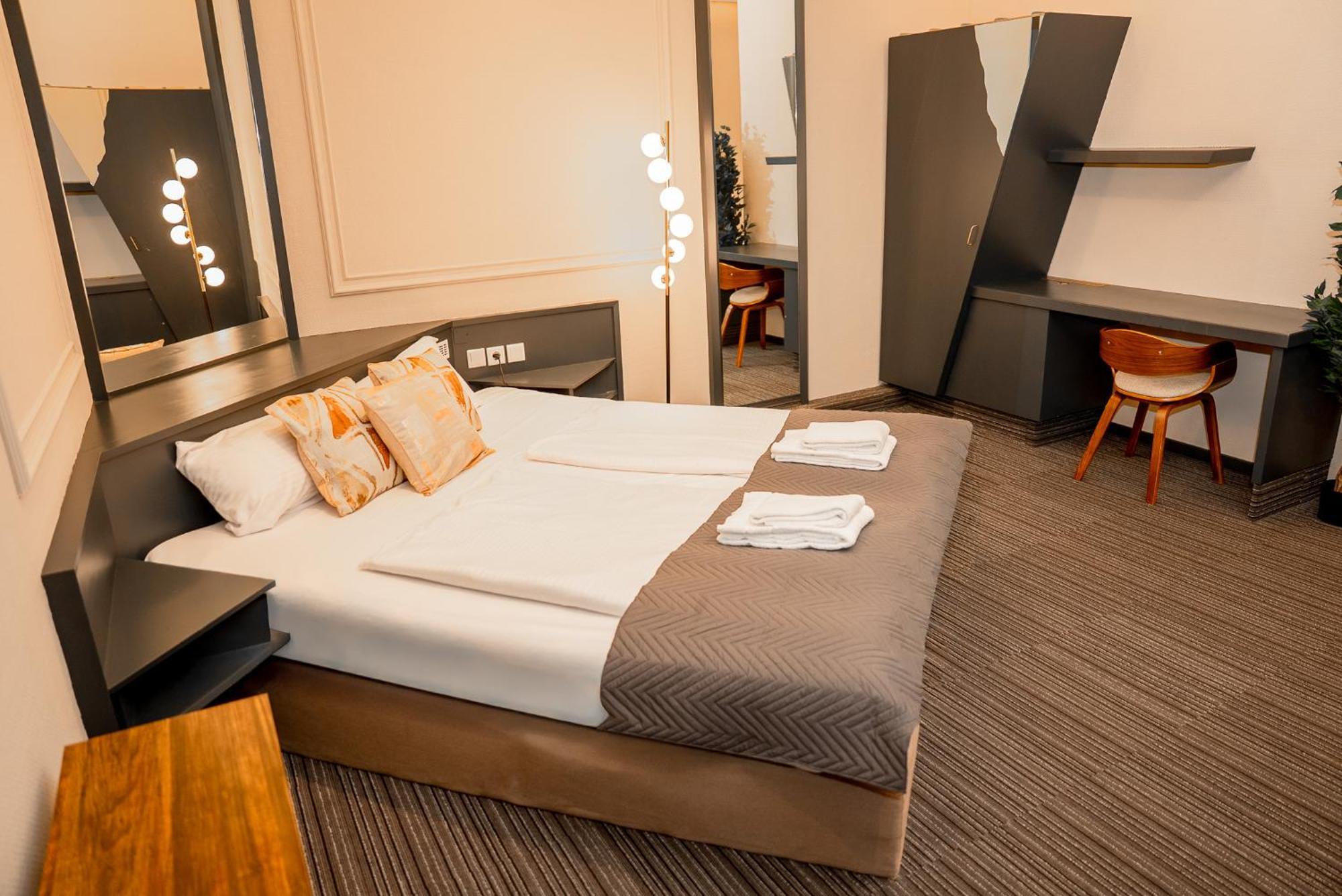 Adrett Koenigsallee Düsseldorf